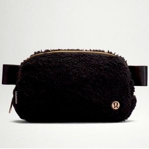 NWT Lululemon Black Sherpa Fleece Everywhere Belt Bag Fanny Pack Crossbody Sz 1L